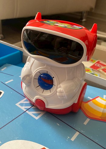 Clementony kodlama Öğreten robot