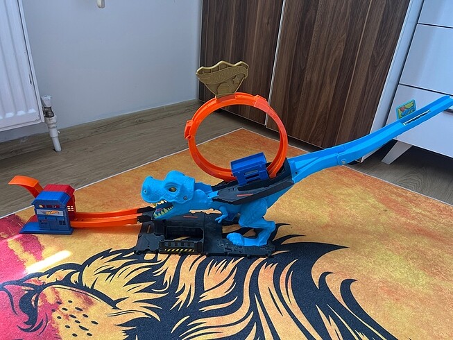 Hotwheels dinazor