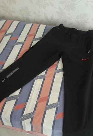 Nike 1 yıllık biraz kullandım kros türkiye şampiyonasında verilmişti