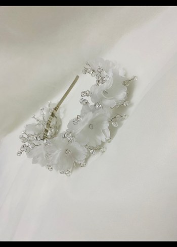 Zara Gelin tacı