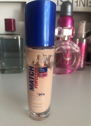 Rimmel London Fondöten