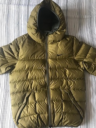 Nike Mont