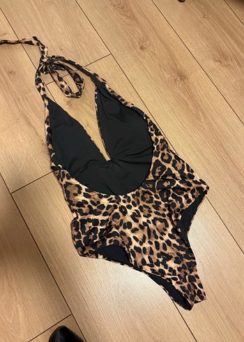 s Beden Zara Leopar Desenli Kadın Mayo