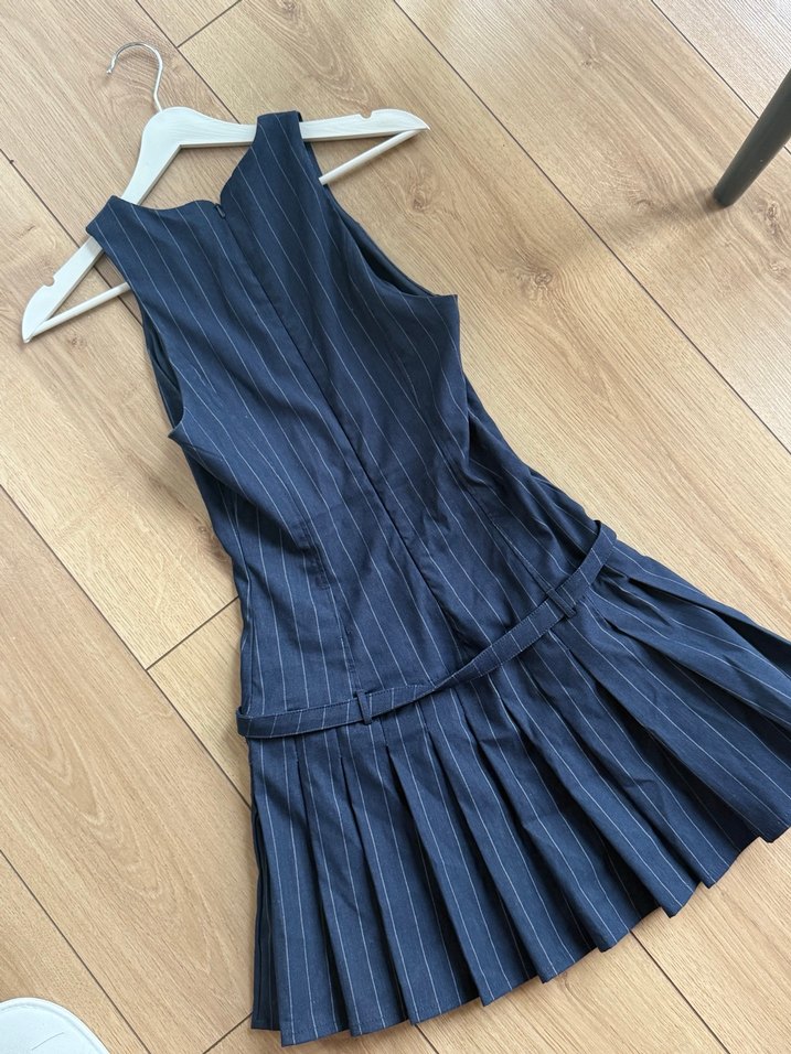 Halter yaka pilili elbise - Görsel 5