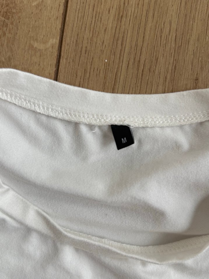 Kısa Kollu Beyaz Elbise - Görsel 3