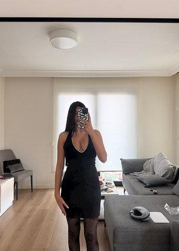 Zara Parlak taşlı V Yakalı Siyah Mini Elbise - Görsel 5