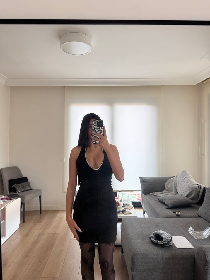 Zara Parlak taşlı V Yakalı Siyah Mini Elbise - Görsel 5