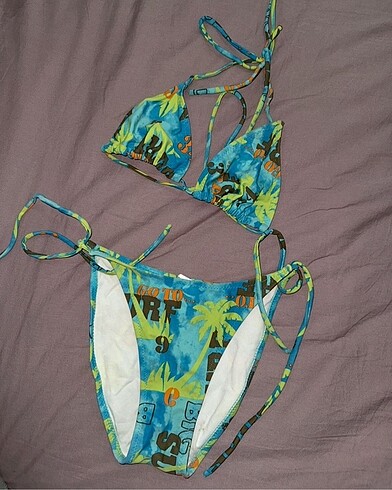Tropik desen bikini takımı