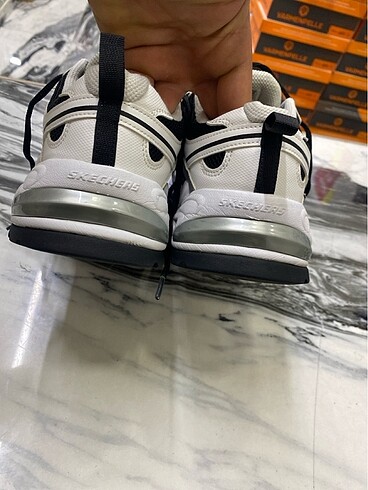 43 Beden beyaz Renk Orjinal skechers
