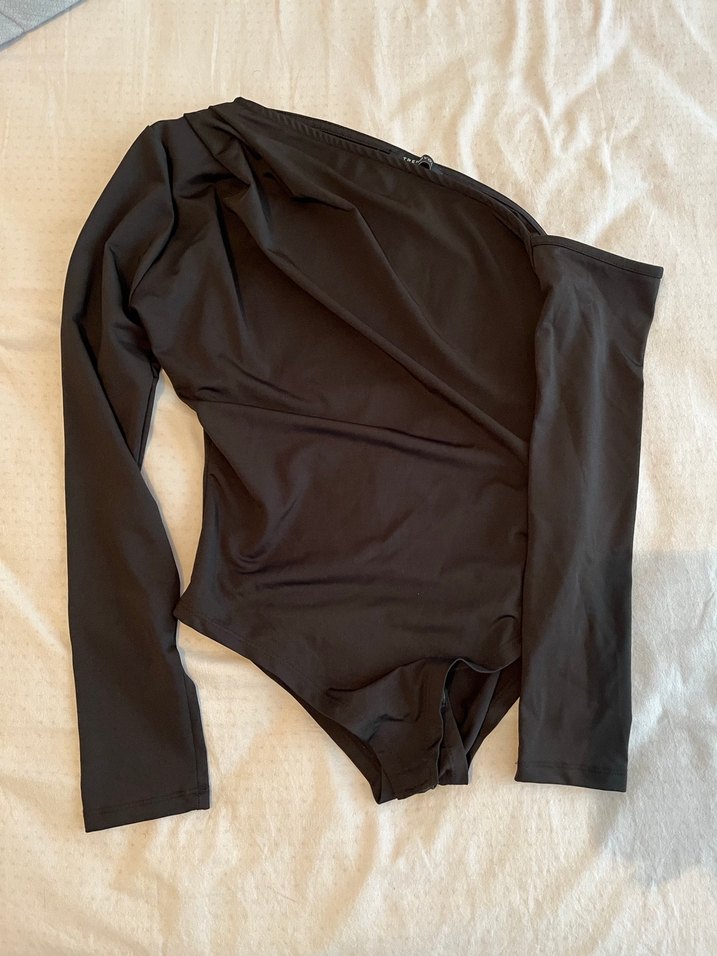 Tek Omuzlu Siyah Uzun Kollu Bluz - Görsel 2