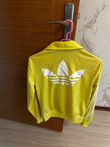 Adidas üst