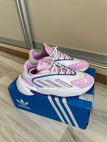 Adidas Ozelia