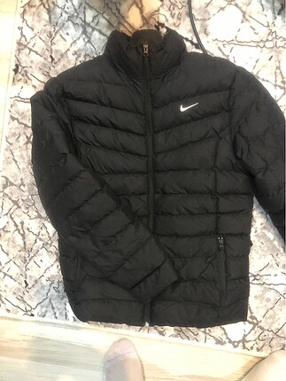 Nike mont