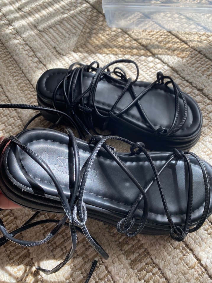 Siyah  Bağcıklı Dolgu Topuklu Kadın Sandalet - Görsel 2