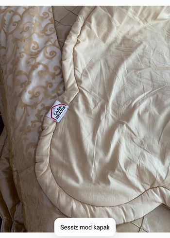 Nakışlı Parlak Altın Yatak Örtüsü - Görsel 3