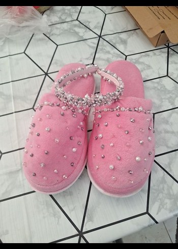 İnci İşlemeli Pembe Kadın Terlik