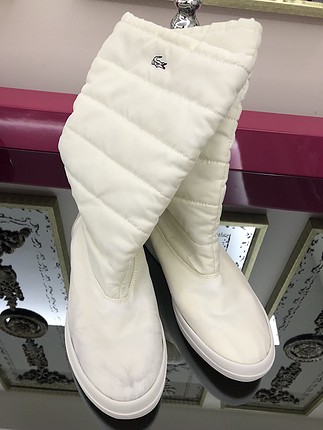 Beyaz lacoste bot