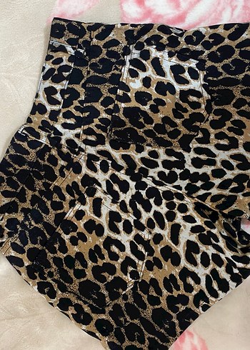 Kahverengi Leopar Desenli Kadın Şort - Görsel 2