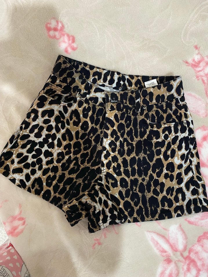 Kahverengi Leopar Desenli Kadın Şort - Görsel 3