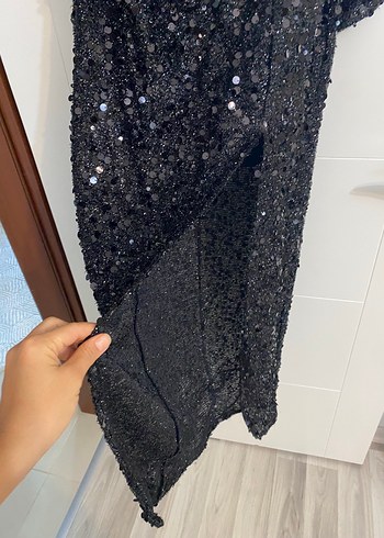 Siyah Drapeli Uzun Abiye
Koton Marka - Görsel 3