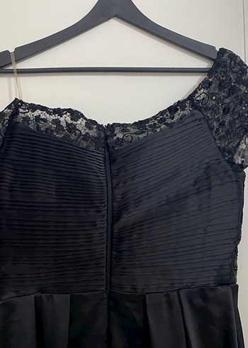 Siyah Uzun Düşük Kol Abiye Elbise - Görsel 4