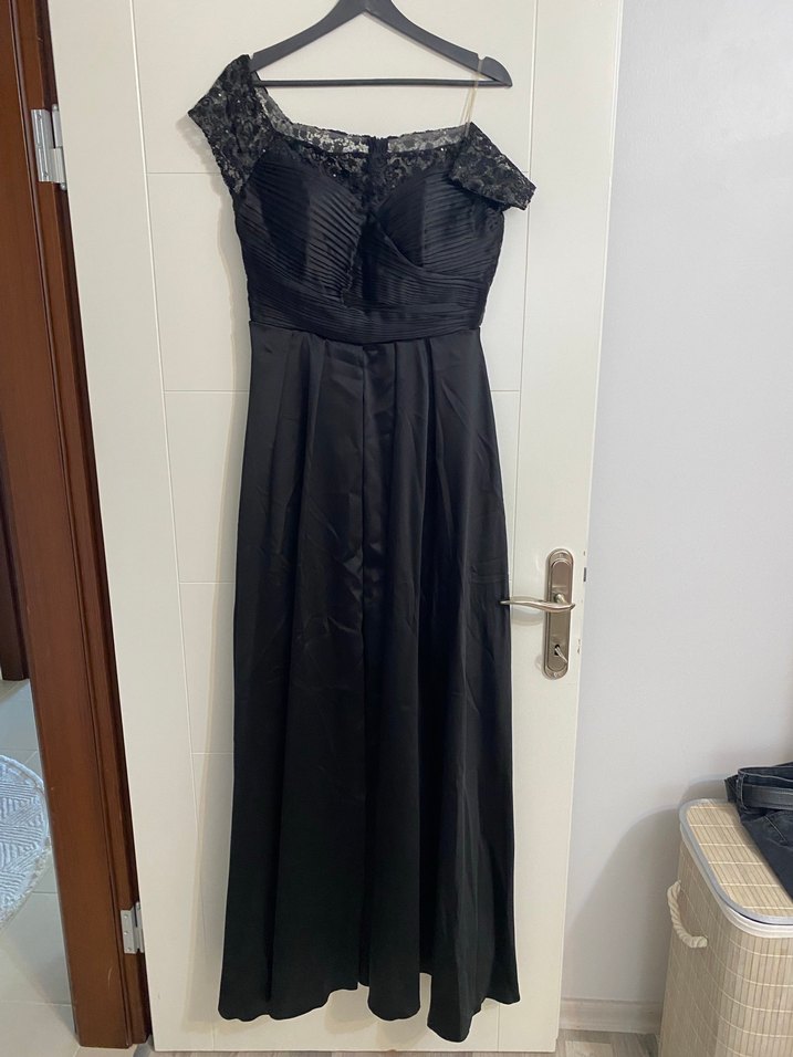 Siyah Uzun Düşük Kol Abiye Elbise - Görsel 3