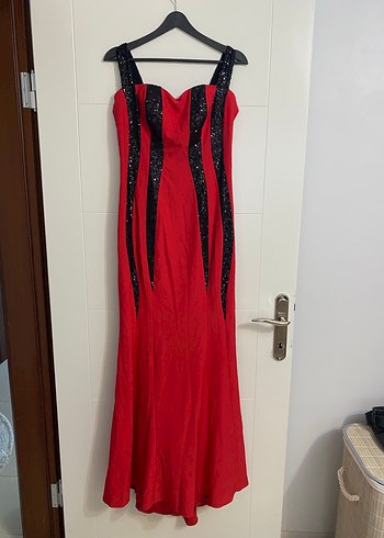 Uzun Kırmızı Straplez Nakışlı Abiye Elbise - Görsel 2