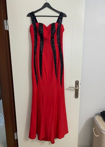 Uzun Kırmızı Straplez Nakışlı Abiye Elbise - Görsel 6