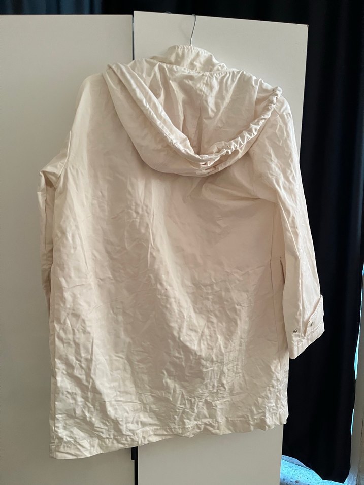 Kadın Beyaz Midi Boy Düğmeli Yağmurluk - Görsel 2