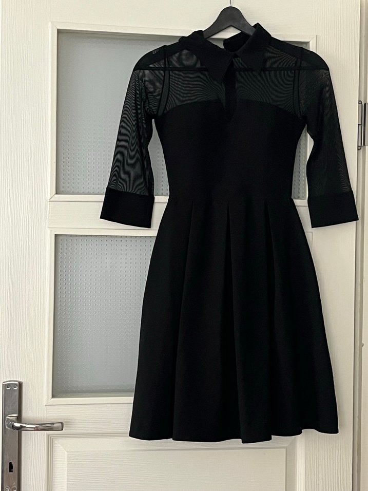 Siyah Pilili Uzun V Yaka Gotik Abiye - Görsel 4