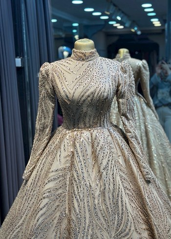 Drapeli Altın İşlemeli Uzun Abiye Elbise - Görsel 2