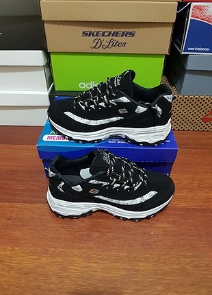 SKECHERS