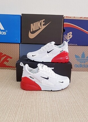 NIKE AIR 270