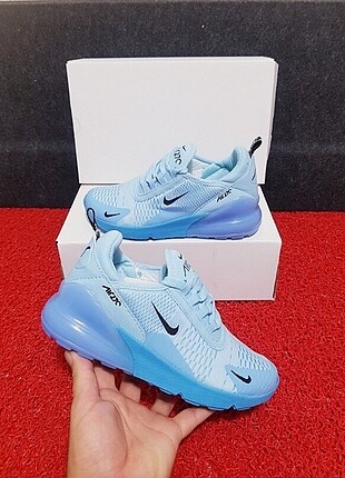 NIKE AIR270