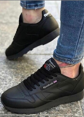 REEBOK.CLASIC