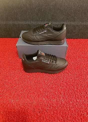 40 Beden siyah Renk REEBOK CLASIC