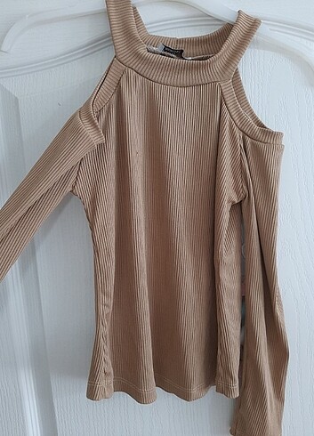 camel rengi omuzları açık body