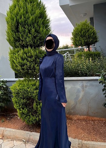 36 Beden Lacivert Uzun Kollu Drapeli Uzun Abiye