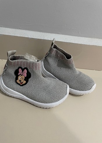 Boğazlı bebek ayakkabısı