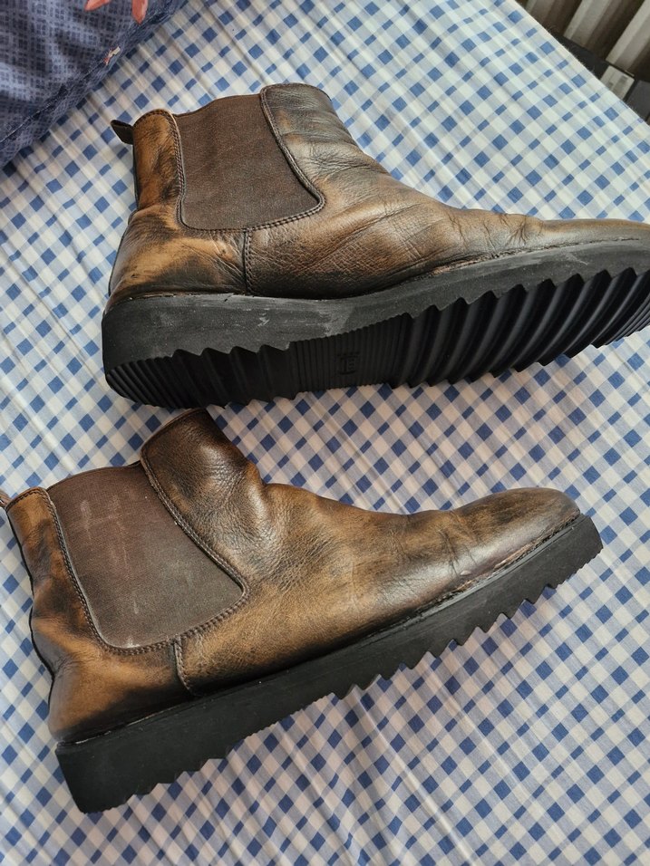 Deri Erkek Bot - Görsel 2