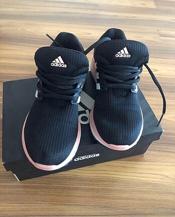 Adidas spor ayakkabı