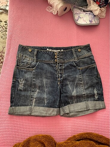 Mini şort bershka marka