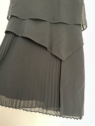 s Beden siyah Renk Pilise detaylı şık mini elbise
