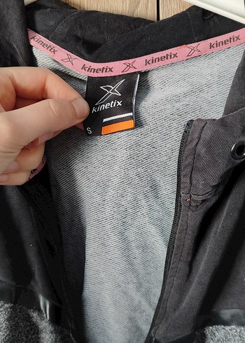 Gri Kapüşonlu Erkek Spor Rüzgarlık - Görsel 3