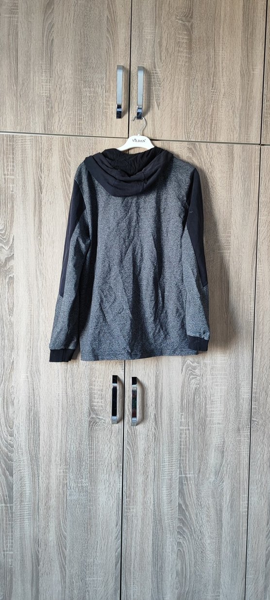 Gri Kapüşonlu Erkek Spor Rüzgarlık - Görsel 4