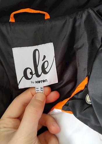 Turuncu Kapüşonlu Kadın Kışlık Mont - Görsel 3