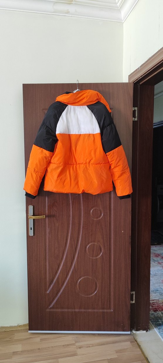 Turuncu Kapüşonlu Kadın Kışlık Mont - Görsel 4