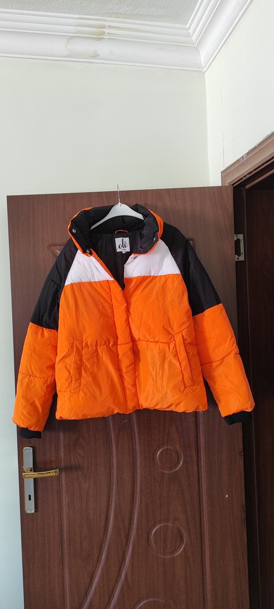 Turuncu Kapüşonlu Kadın Kışlık Mont - Görsel 2