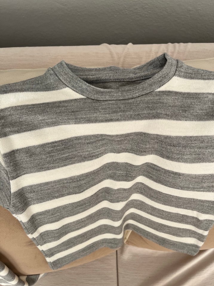 Gri Çizgili Kadın İnce Triko Kazak - Görsel 3