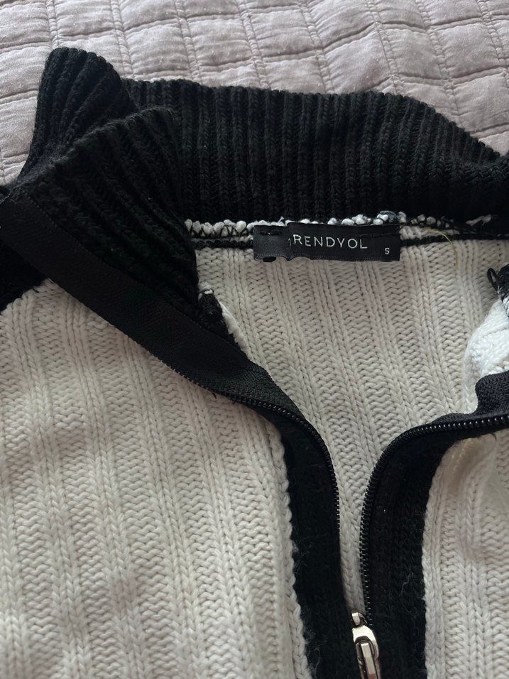 Siyah Beyaz Örgü Kadın Kazak - Görsel 4